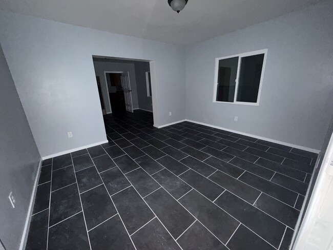 Photo - 524 S Soto St