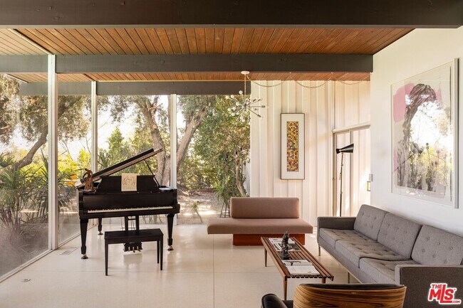 Photo - 4965 Calvin Ave