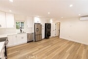 Photo - 638 W Glen Lyn Dr House