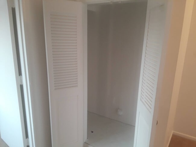 bedroom closet1 - 1503 E Avenue Q6 Unit 2