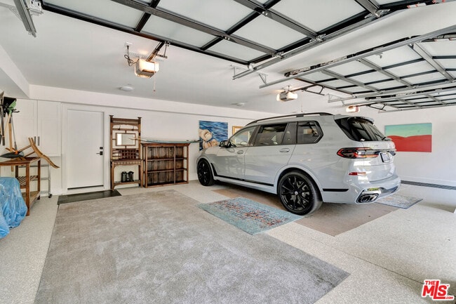 Photo - 3859 Rambla Pacifico St