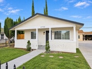 Photo - 4748 Pine St
