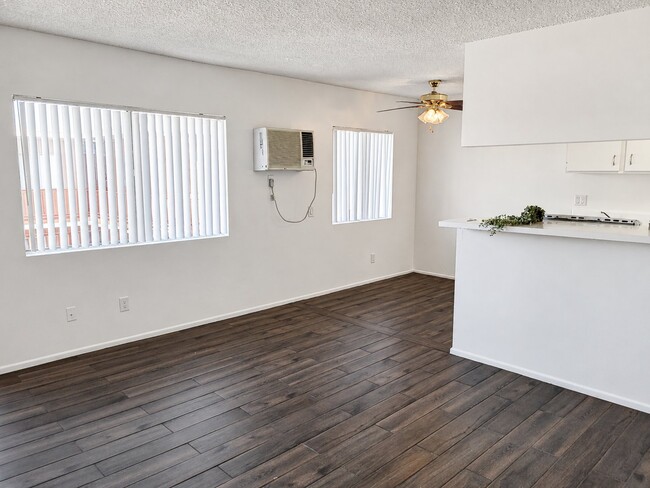 Photo - 8135 Langdon Ave Unit 02
