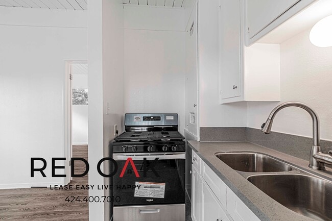 Photo - 128 Normandie Ave Unit E