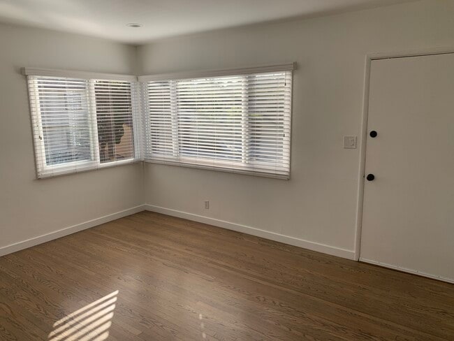 Building Photo - 3466 Glendon Ave Unit #2