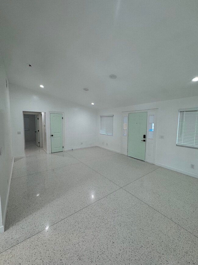 Photo - 66384 First St