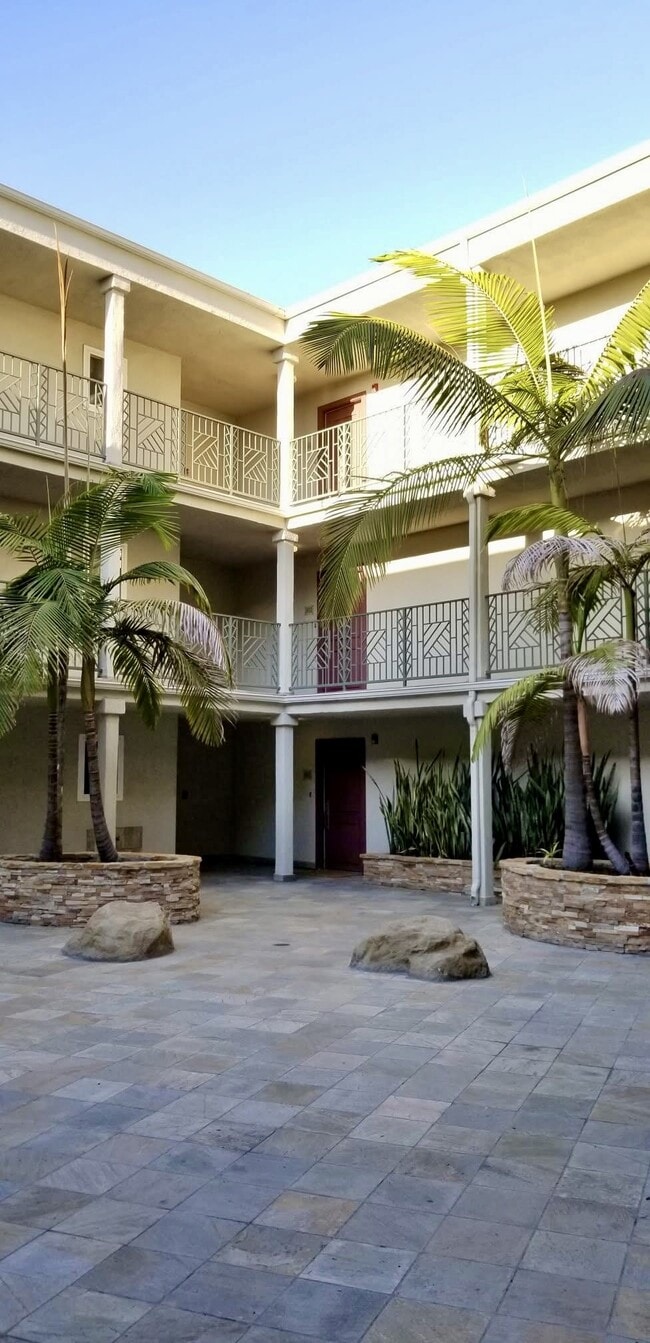 Photo - 4407 Francis Ave Unit 204