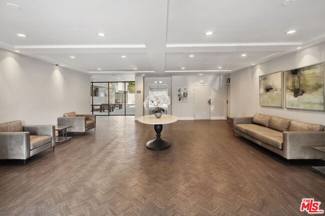 Building Photo - 12115 San Vicente Blvd Unit 311