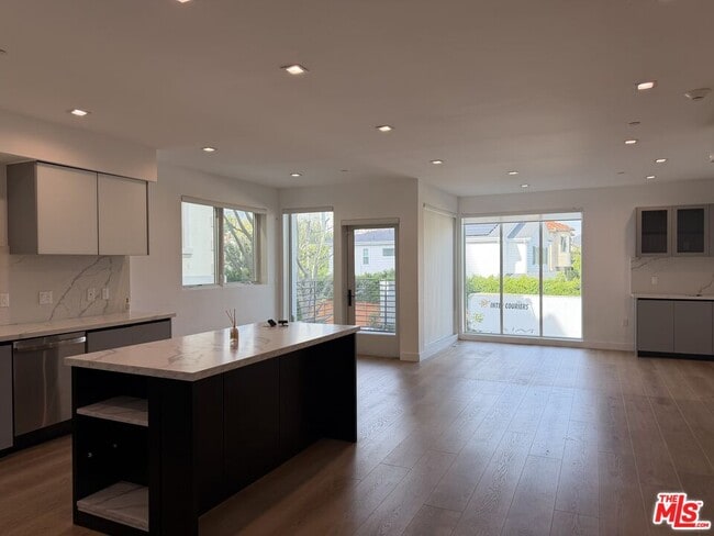 Photo - 9842 Vidor Dr Unit 201