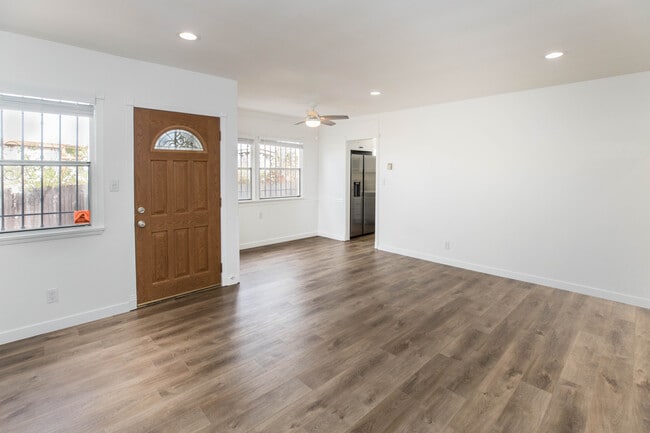 Photo - 740 Flower Ave Unit 742