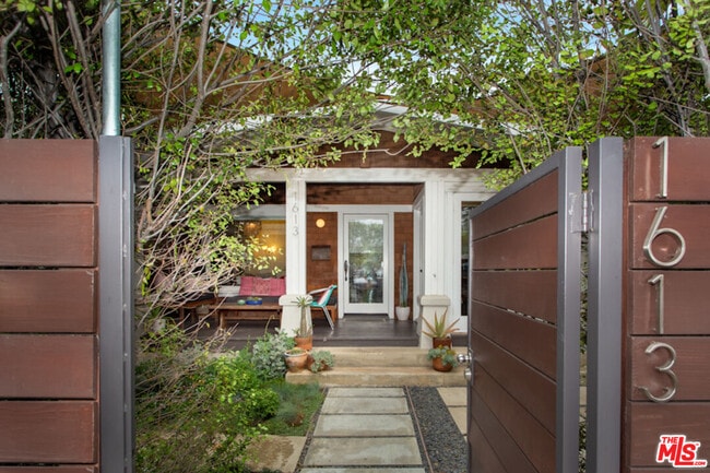 Photo - 1613 Cabrillo Ave