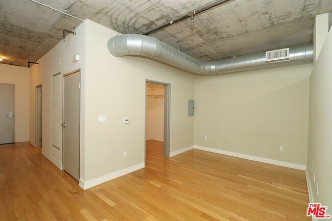 Photo - 645 W 9th St Unit 538