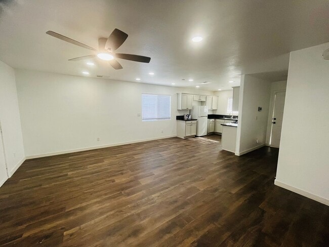 Photo - 3 Bedroom 2 Bathroom Home!