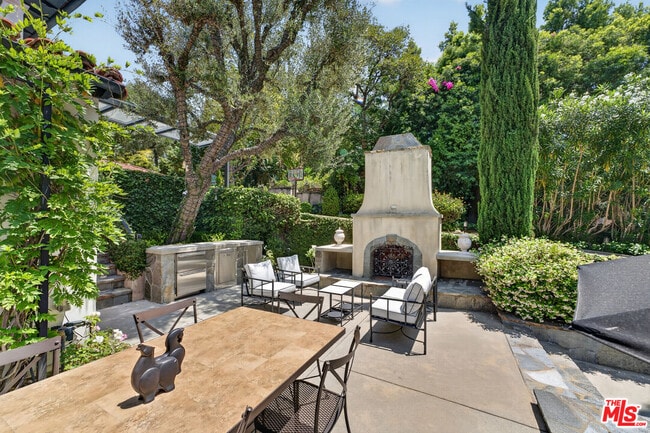 Photo - 760 S San Rafael Ave