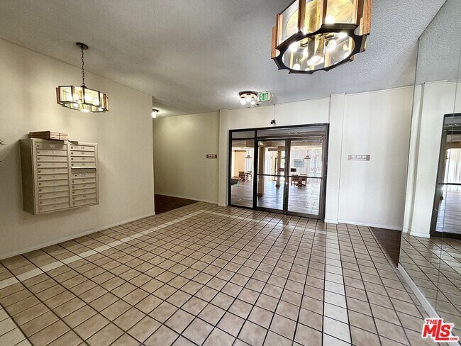Photo - 5237 Newcastle Ave Unit 305