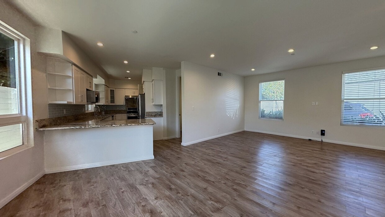 3D Tour - 4238 Jasmine Ave