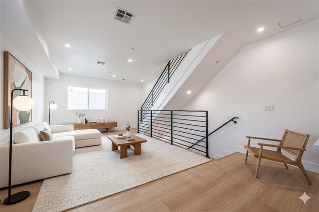 Photo - 5209 20th St