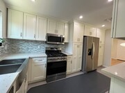 Photo - AVAILABLE NOW! Encino home w/all appliance...