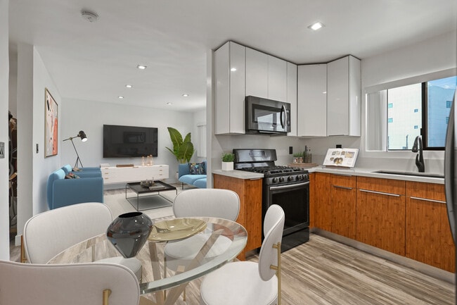 2BD x 1BA (UNIT 3 taken) UNIT 6 is available - 830 Bartlett St. Rental