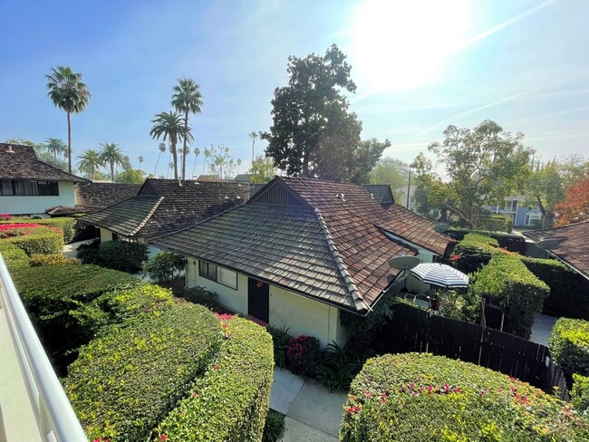 Building Photo - 305 California Blvd