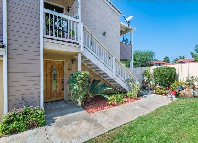 Photo - 1075 N Escondido Blvd Townhome