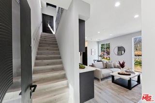 Photo - 15106 Roxford St