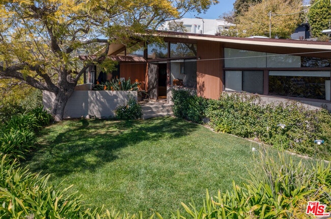 Photo - 12421 Deerbrook Ln House