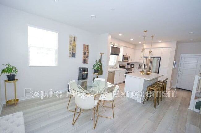 Photo - 649 Winchester Dr