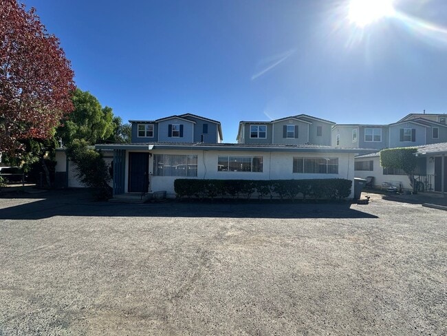 Photo - 564-568 7th St