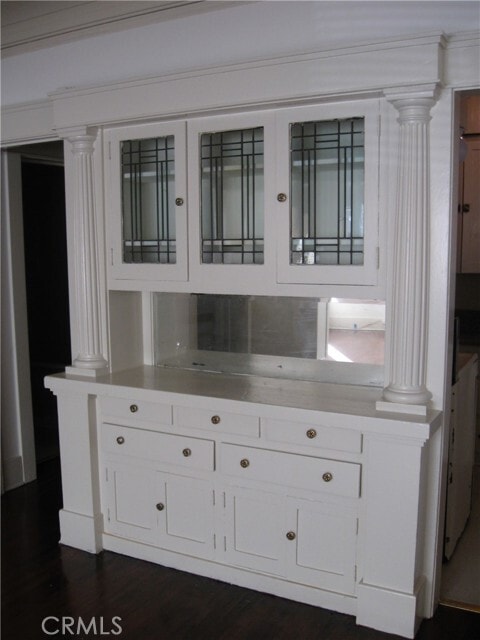 Photo - 311-314 W 4th St