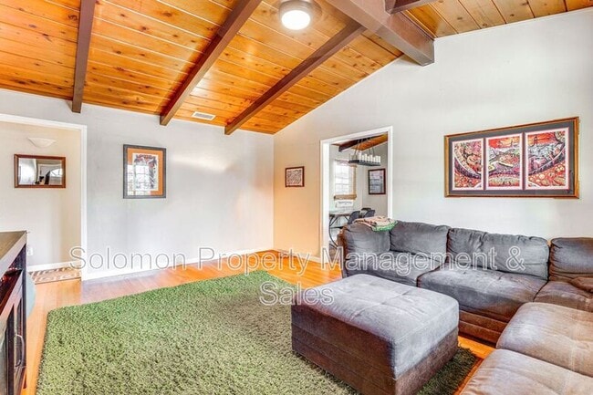 Photo - 901 Eucalyptus Ave