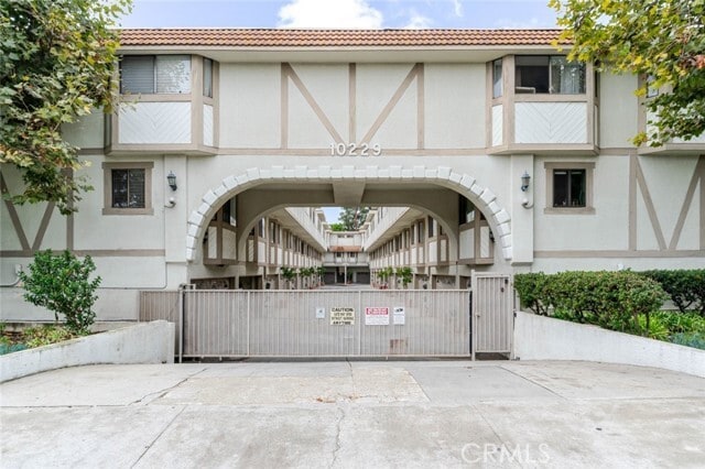 Photo - 10229 Variel Ave Townhome