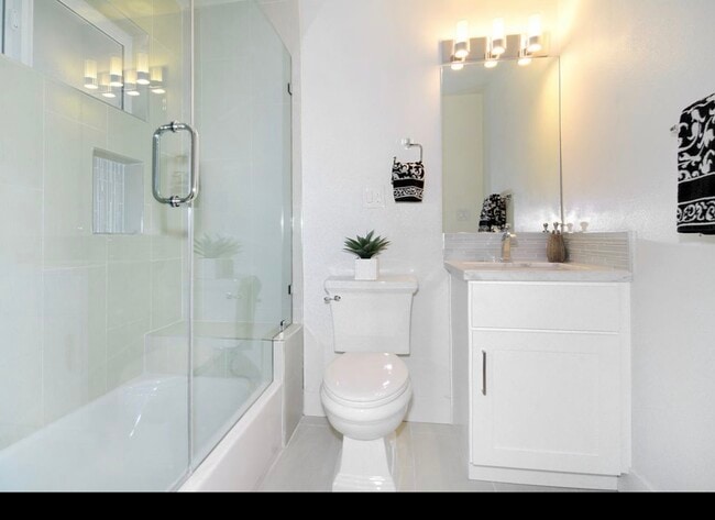 Photo - 15643 Woodfield Pl