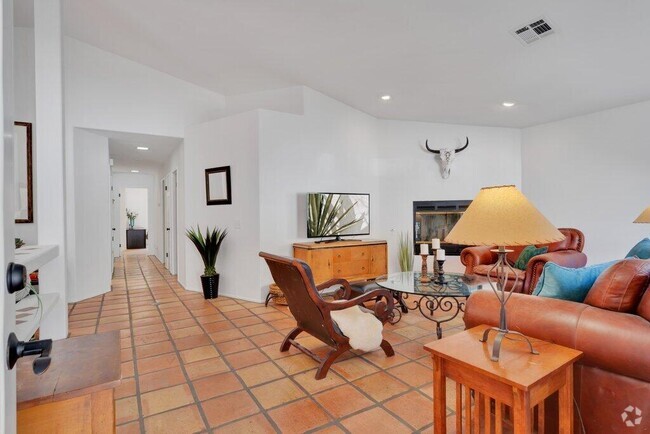 Building Photo - 52030 Avenida Madero Rental