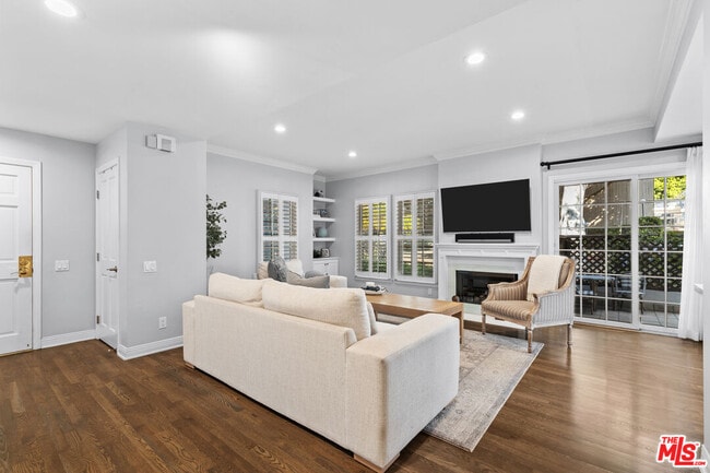 Photo - 1144 Yale St Unit 1