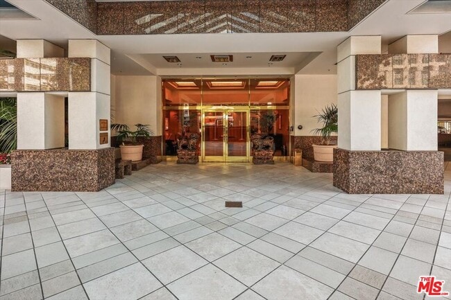 Photo - 10724 Wilshire Blvd Unit 604