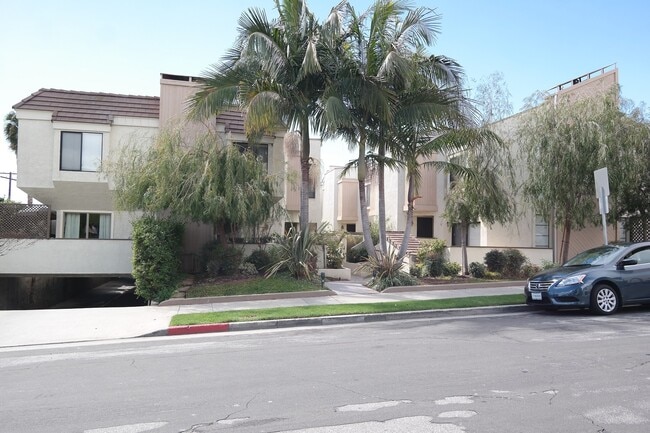 Building Photo - 1232 Stanford St Unit 4