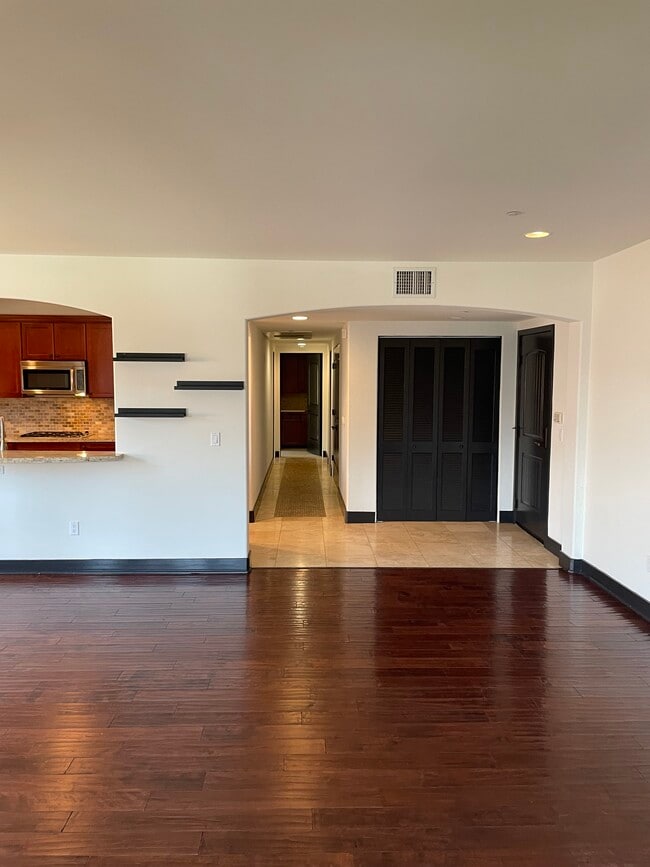 Entry - 1215 Armacost Ave Unit 401