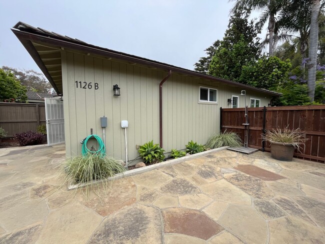 Building Photo - 1126 Hill Rd