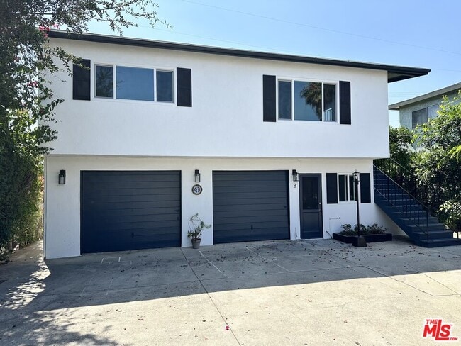 Building Photo - 2215 Orange Grove Ave