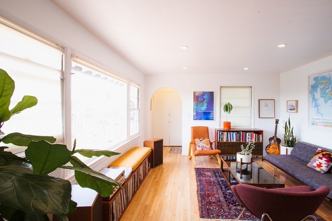 Living Area - 725 Echo Park Ter
