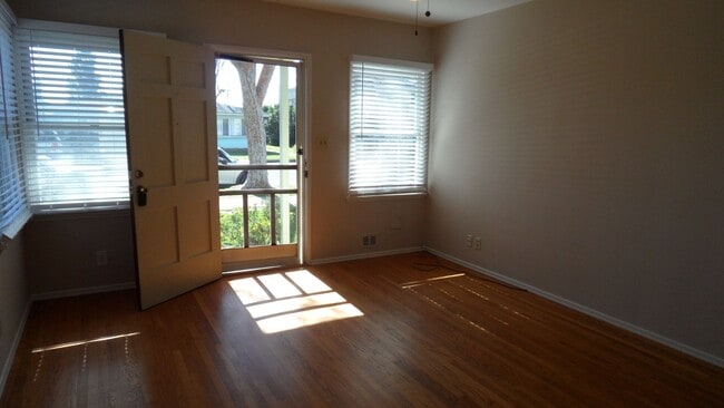 Photo - 815-815 W Maple Ave Unit 803