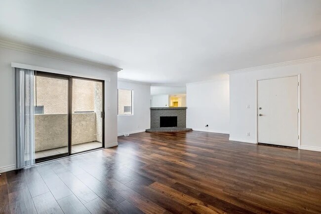 Photo - 17155 Chatsworth St Unit 7