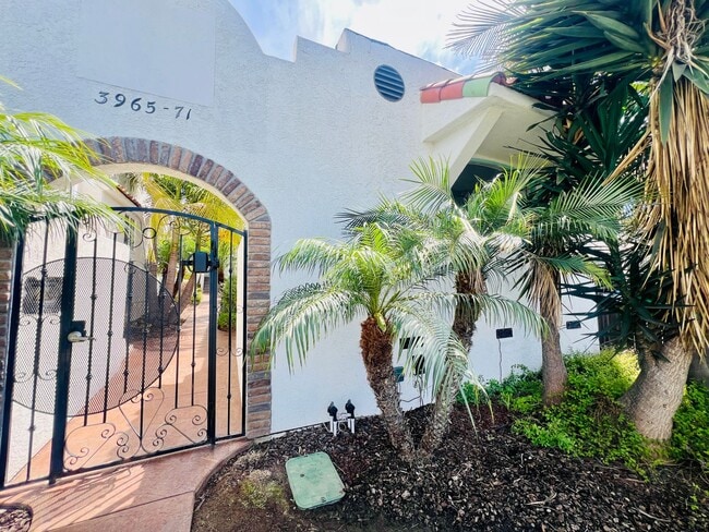 Photo - Charming North Park Cottage Unit 3969 1/2