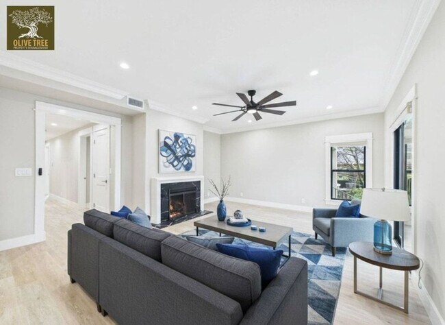 Photo - Marengo Unit 494 South Marengo