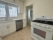 Photo - 942 Havenhurst Dr