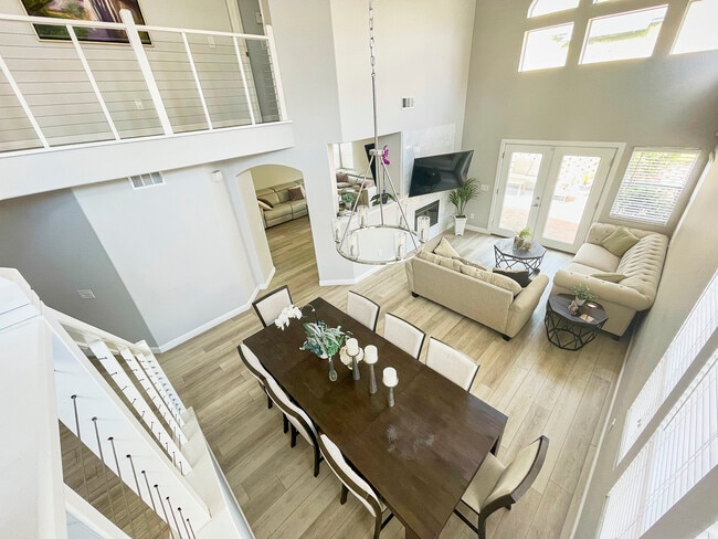 Photo - 951 Norella St