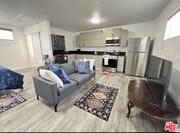 Photo - 332 W Ellis Ave