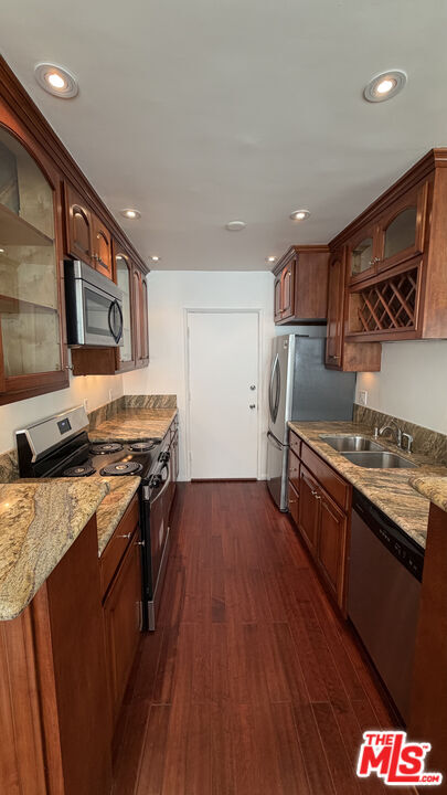 Building Photo - 960 Larrabee St Unit 126