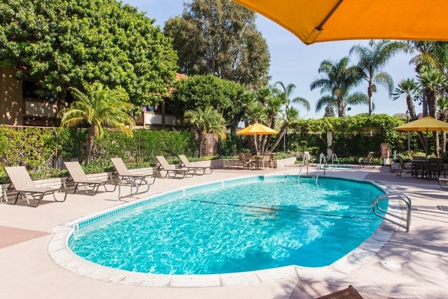 Pool - Huntington Continental